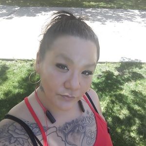 Meet your Posher, Cecily